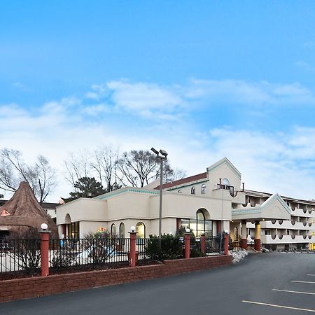 Atlantis Family Waterpark Hotel, Ascend Hotel Collection Wisconsin Dells Exterior photo